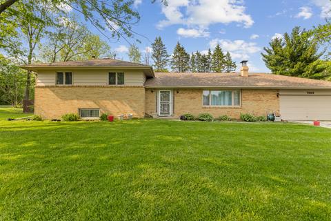 7003 Claremont St, Rockford, IL 61102