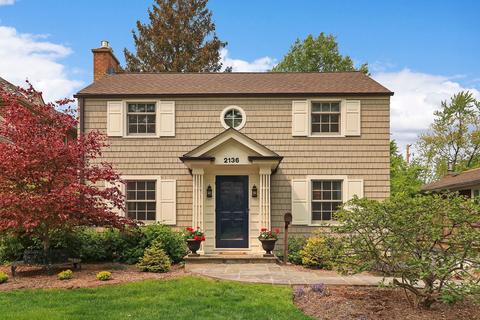2136 Linneman St, Glenview, IL 60025