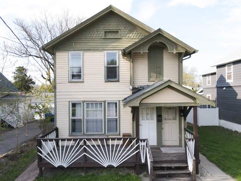 764 E New York St, Aurora, IL 60505