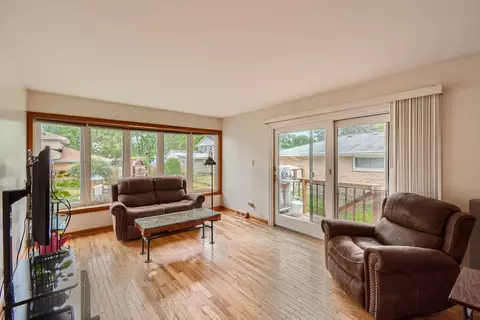4400 Sycamore Ln, Rolling Meadows, IL 60008 photo 9