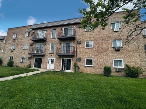 167 W Elk Trl #265, Carol Stream, IL 60188