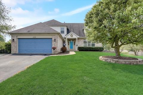 1237 Harvest Ct, Crystal Lake, IL 60014