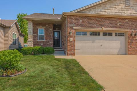 12 Yukon Cir, Bloomington, IL 61705