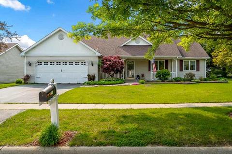 215 Carson Dr, Poplar Grove, IL 61065