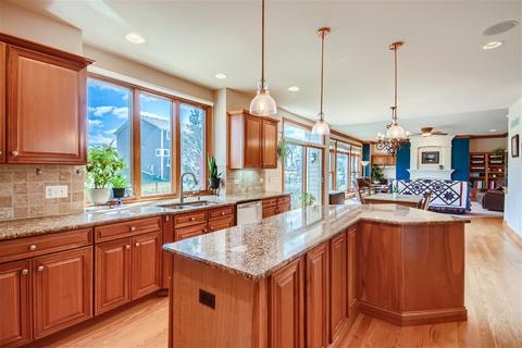 167 Winding Hill Dr, Elgin, IL 60124 photo 9