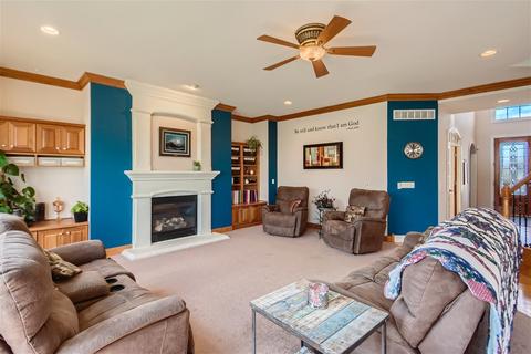 167 Winding Hill Dr, Elgin, IL 60124 photo 4