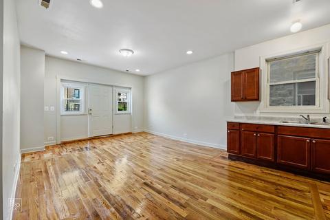 3103 W Polk St, Chicago, IL 60612 photo 3