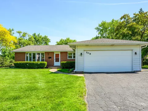 508 E Knob Hill Dr, Arlington Heights, IL 60004