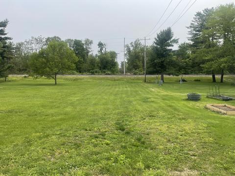 463 W Lincoln St, Utica, IL 61373
