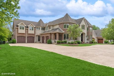 1643 N Vail Ave, Arlington Heights, IL 60004