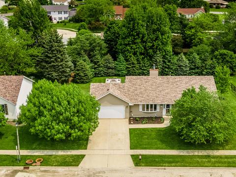 448 Dogwood Ln, Dekalb, IL 60115