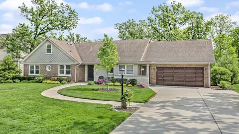 10 Woodridge Dr, Oak Brook, IL 60523