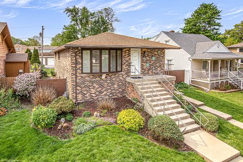 9609 E Shore Dr, Oak Lawn, IL 60453
