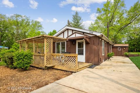 246 E Maple Ave, Villa Park, IL 60181