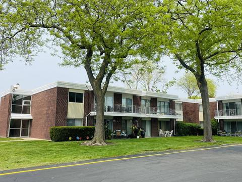 100 Deborah Ln #B5, Wheeling, IL 60090 photo 2