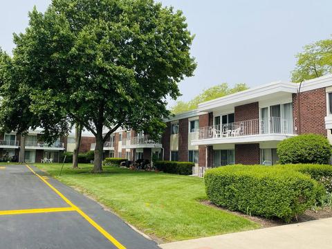 100 Deborah Ln #B5, Wheeling, IL 60090 photo 1