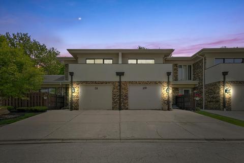 31 Sorrento Dr, Palos Heights, IL 60463