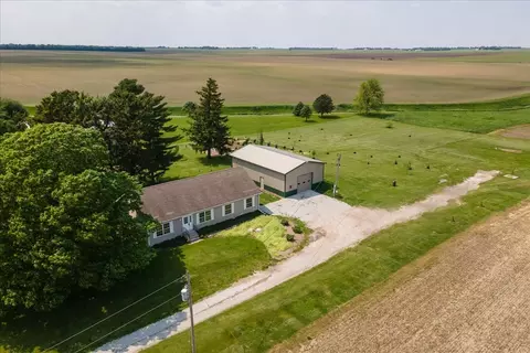 1152 E 1300 North Rd, Monticello, IL 61856