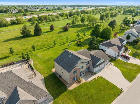 603 Whispering Pines Cc Ln, Normal, IL 61761 photo 4