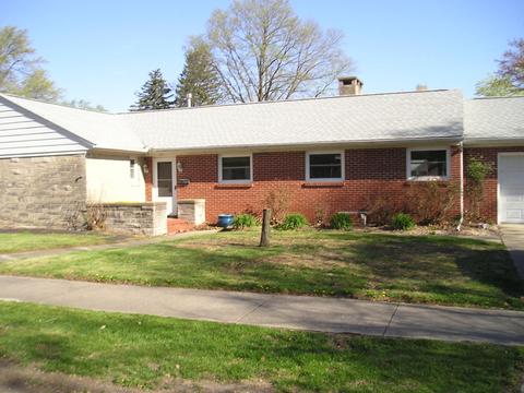 511 W Adams St, Clinton, IL 61727
