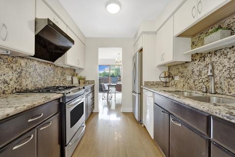 1252 W Westgate Ter, Chicago, IL 60607 photo 8