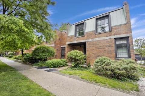 1252 W Westgate Ter, Chicago, IL 60607