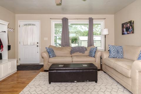 209 E 2nd St, Gridley, IL 61744 photo 3