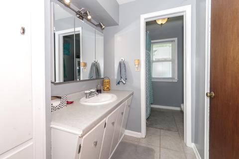 209 E 2nd St, Gridley, IL 61744 photo 9