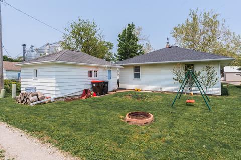 209 E 2nd St, Gridley, IL 61744 photo 16