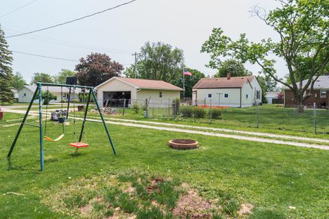 209 E 2nd St, Gridley, IL 61744 photo 17