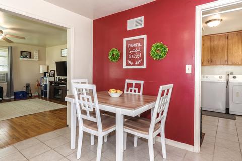 209 E 2nd St, Gridley, IL 61744 photo 8