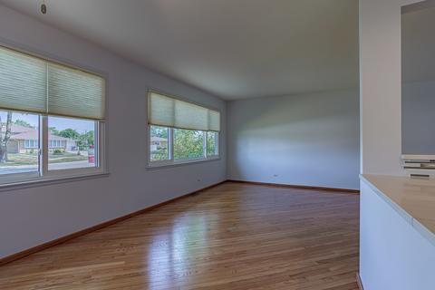 41 E Kathleen Dr, Des Plaines, IL 60016 photo 12