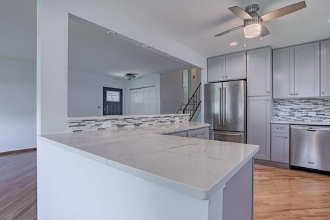 41 E Kathleen Dr, Des Plaines, IL 60016 photo 8