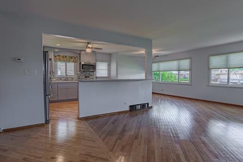 41 E Kathleen Dr, Des Plaines, IL 60016 photo 11