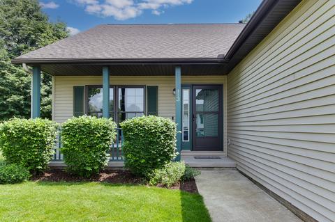 113 S Pintail Ln, Downs, IL 61736 photo 2