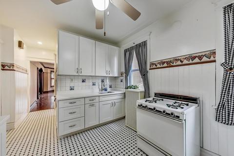 1430 W Warner Ave, Chicago, IL 60613 photo 12