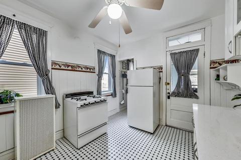 1430 W Warner Ave, Chicago, IL 60613 photo 14