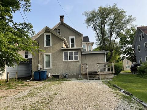 210 E Dakota St, Spring Valley, IL 61362 photo 2