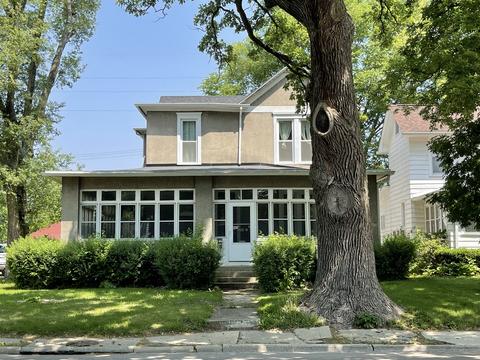 210 E Dakota St, Spring Valley, IL 61362