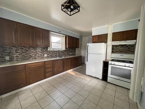210 E Dakota St, Spring Valley, IL 61362 photo 4