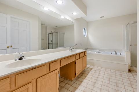 4746 Amber Cir, Hoffman Estates, IL 60192 photo 15
