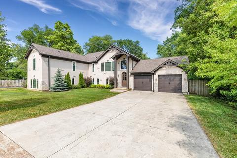 719 N Helgesen St, Palatine, IL 60074