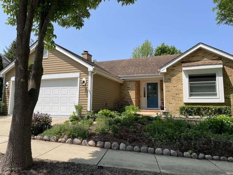 415 River Bluff Cir, Naperville, IL 60540