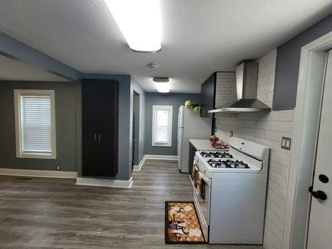 290 W Hickory St, Kankakee, IL 60901 photo 4