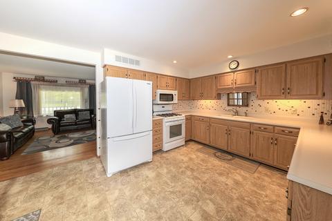 1365 Pine Bluff Rd, Morris, IL 60450 photo 6