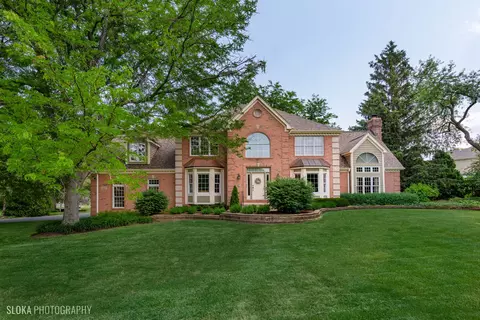 6609 Colonel Holcomb Dr, Crystal Lake, IL 60012