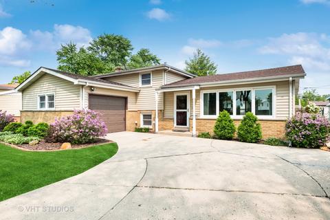 98 Lancaster Ln, Des Plaines, IL 60018