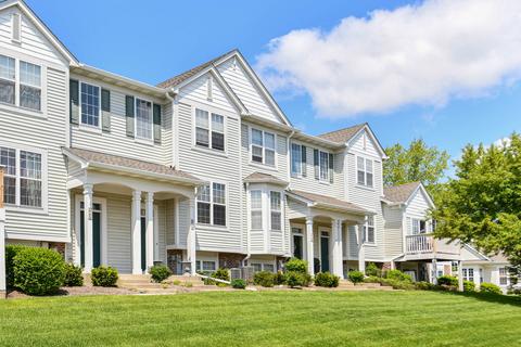 109 Terra Meadow Cir, Volo, IL 60020