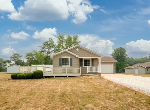 111 Oneida Ln, Loda, IL 60948