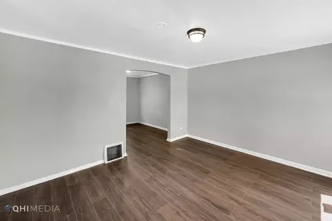 2540 E 96th St, Chicago, IL 60617 photo 3